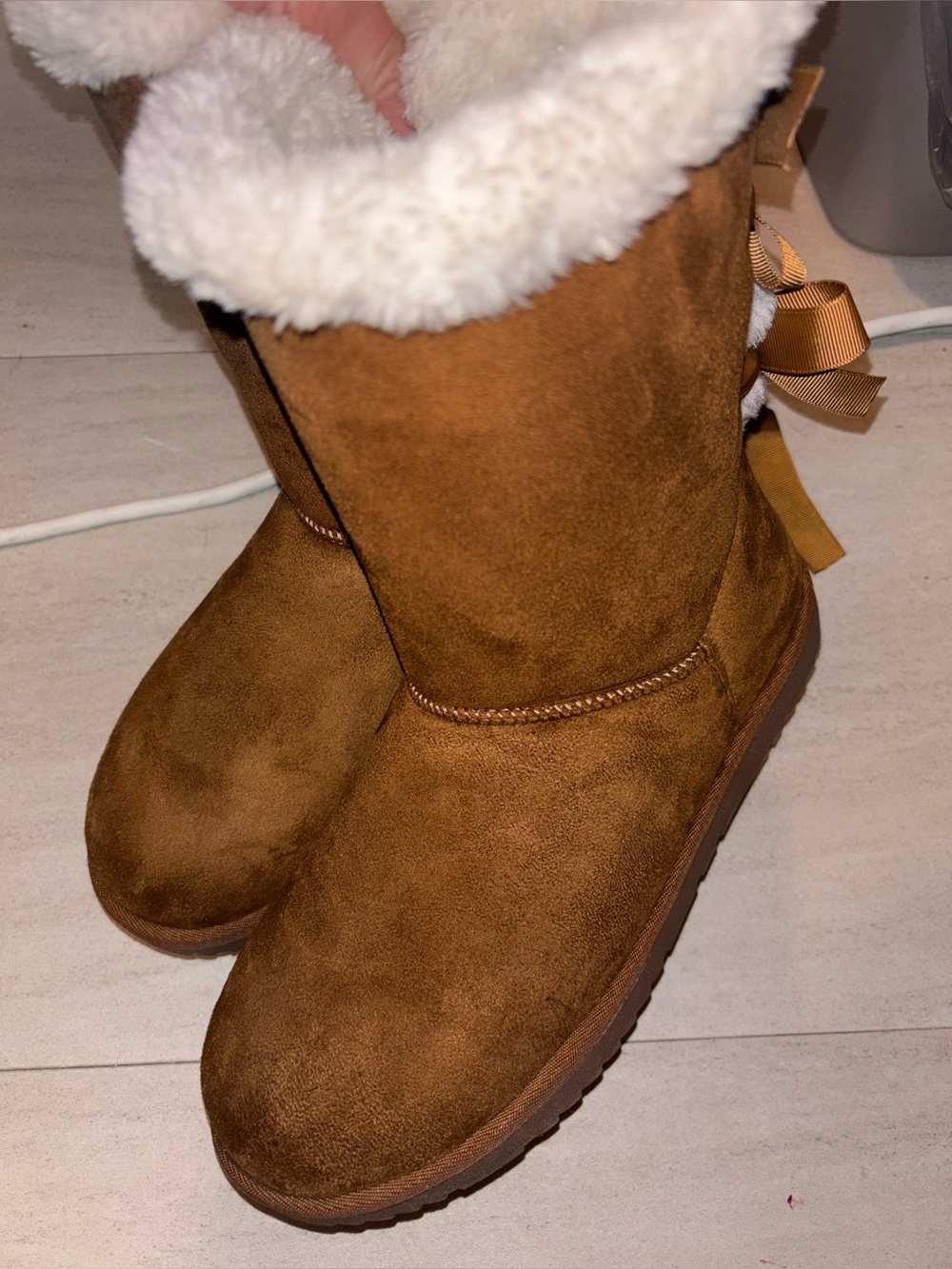 Jessica Cline faux suede fur boots size 9M like new without tags